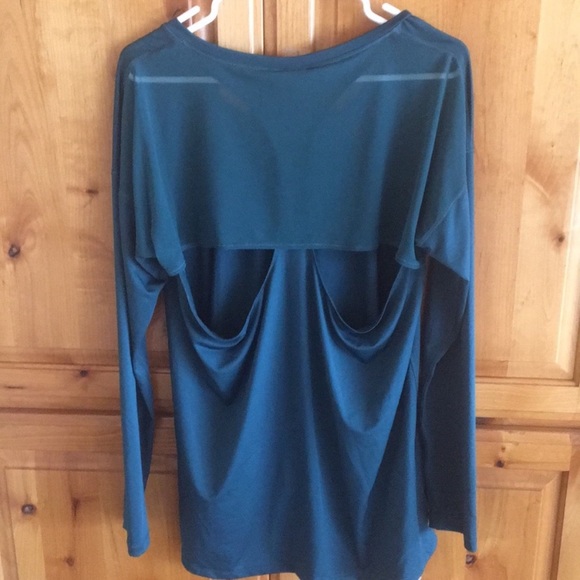 Calia workout top - Picture 3 of 3